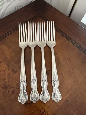 SET OF 4~ WM Rogers MFG Co. Extra Silver Plate Original Rogers 7.5" Dinner Forks